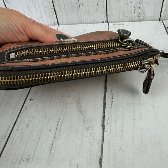 Dooney & Bourke Leather Croc Emboss Multi Function Zip Around Wristlet Wallet - Picture 4 of 12